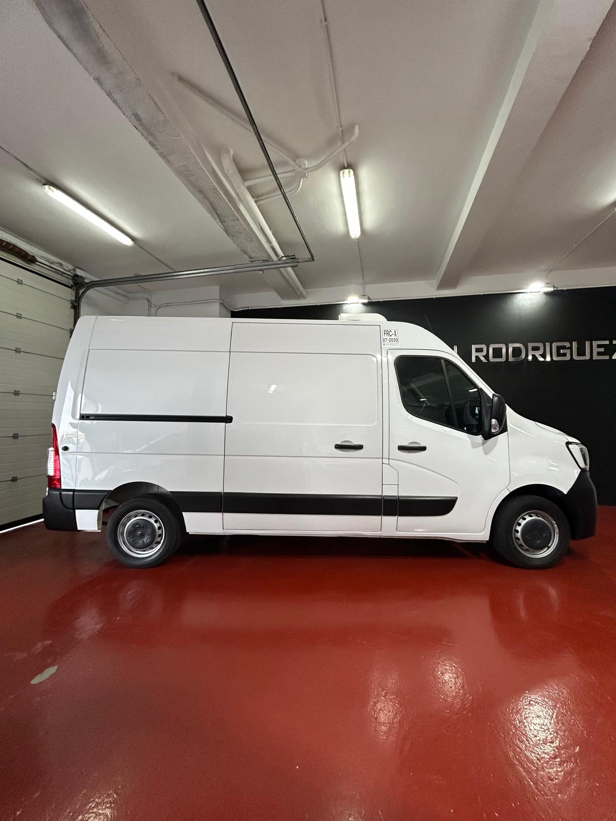 Renault Master L2H3 isotermo con equipo de frío