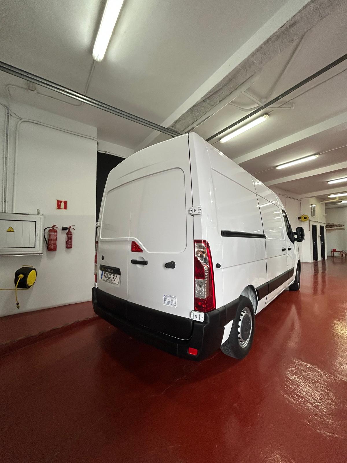 Renault Master L2H3 isotermo con equipo de frío