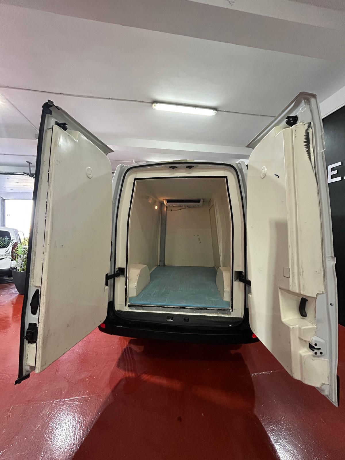 Renault Master L2H3 isotermo con equipo de frío